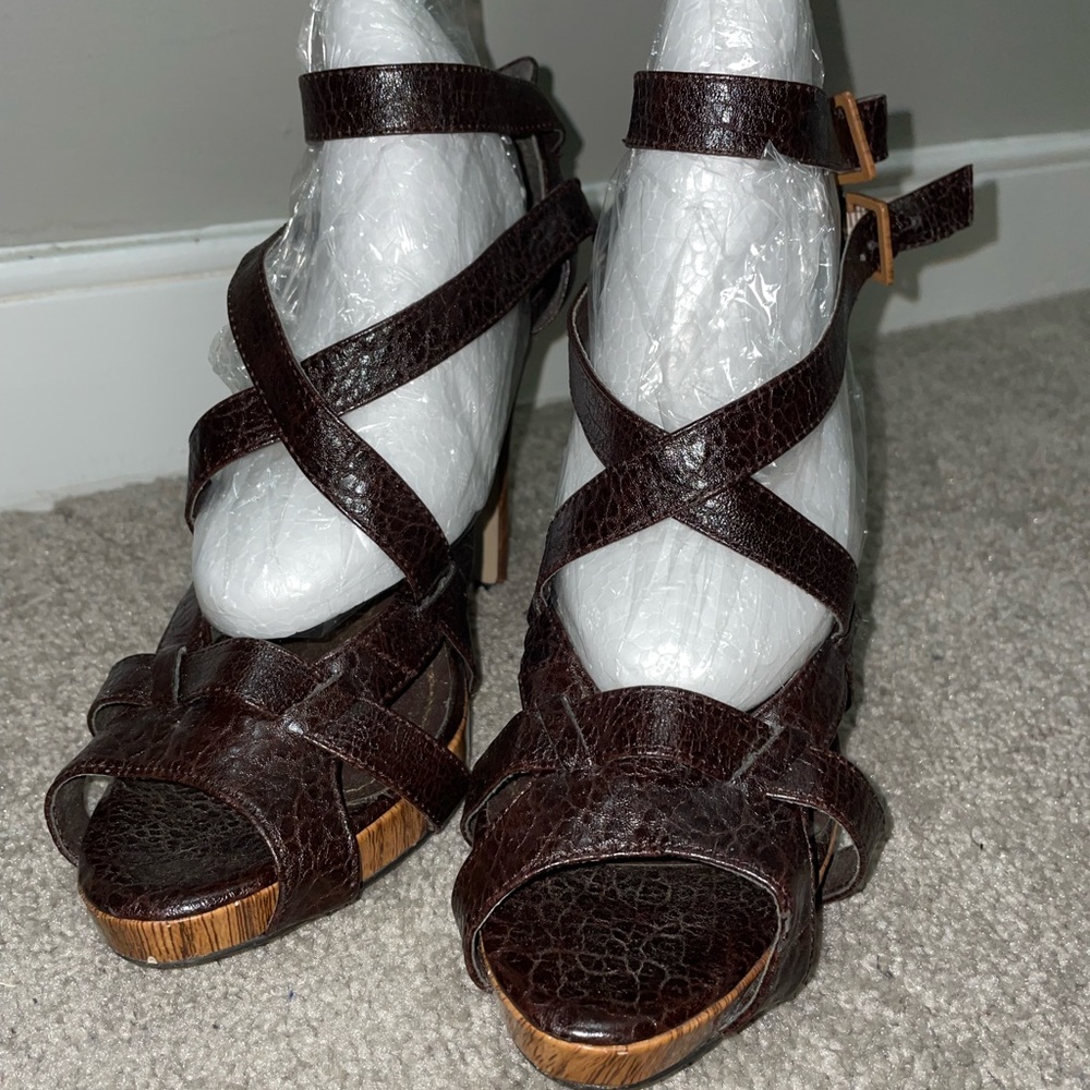 Heels - Picture 2 of 5